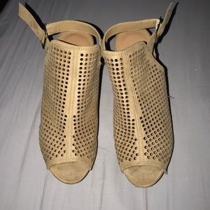 Tan Wedge Pumps | Chinese Laundry Size 9.5